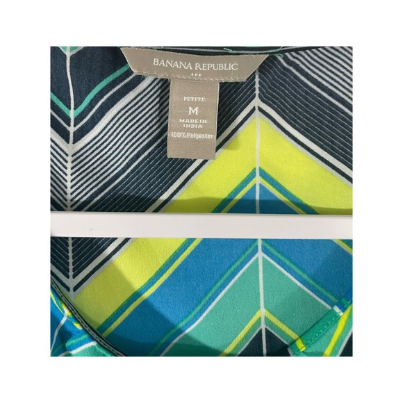 Banana Republic Medium Blouse Sleeveless Top Geometric Blue Green Chevron Top - Picture 2 of 6